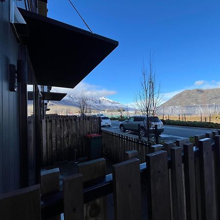 Queenstown Studio - 5Mins To Airport - Aircond - Free Wifi - Walk To Centre Екстер'єр фото